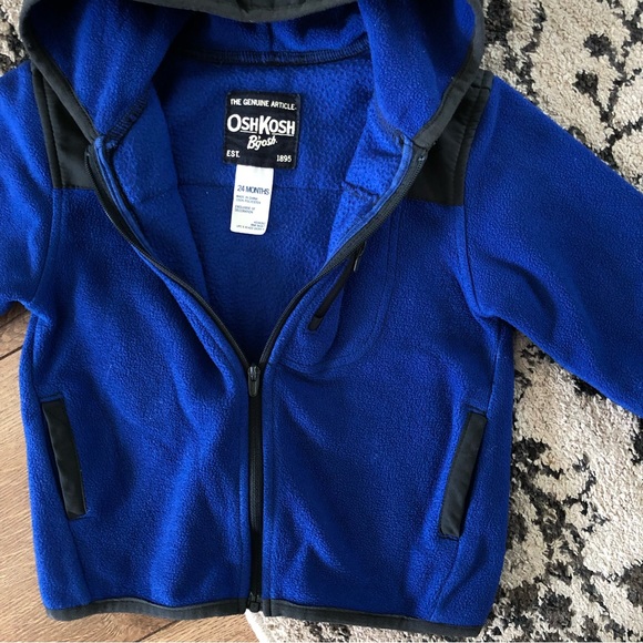 Bundle of zip up fleece jackets - Picture 10 of 10